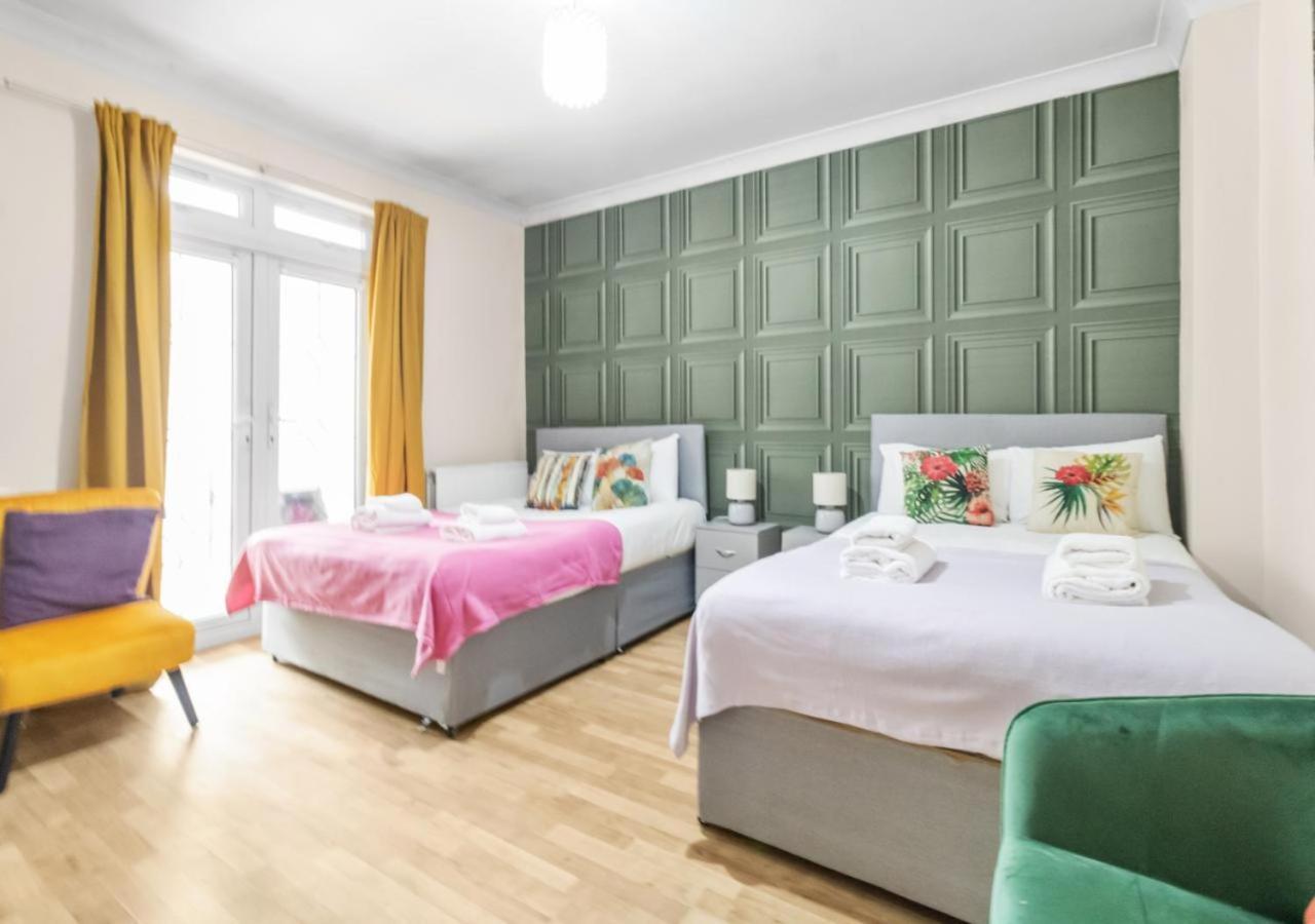 Experience Comfort & Style Cosy Private In Roundway Londen