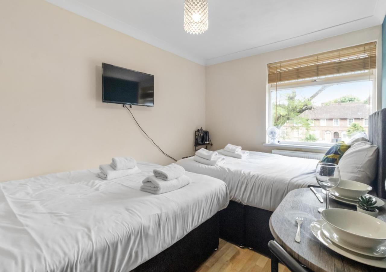 Appartement Experience Comfort & Style Cosy Private In Roundway Londen